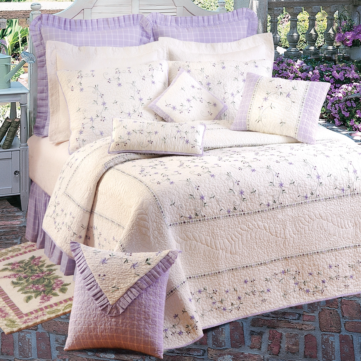 Lavender Trellis Twin Quilt 100 Cotton Lightweight Machine
